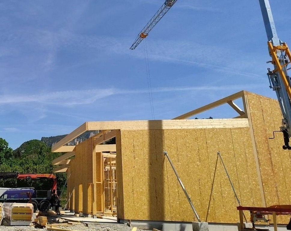 Construction d'un bâtiment d'activités en ossature bois à Saoû en Drôme