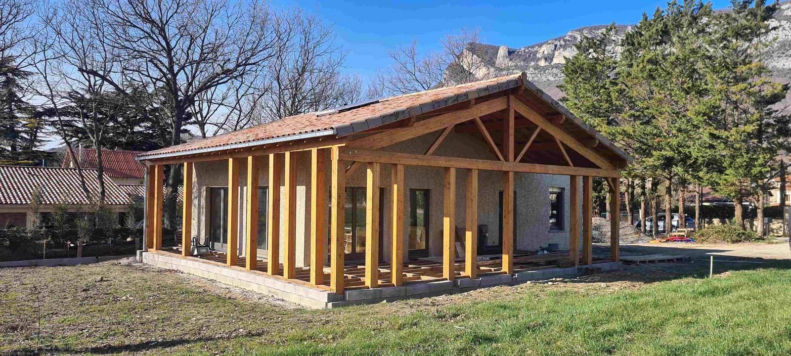 Gouttière et descente en zinc