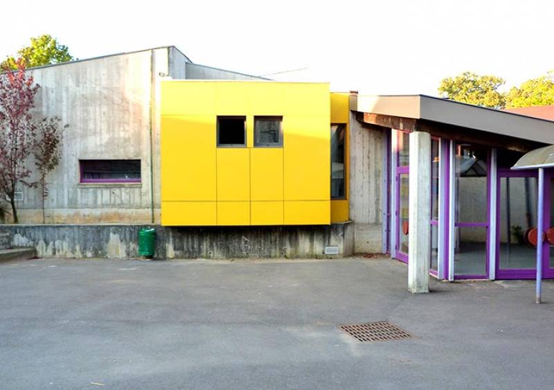 Création de sanitaires avec bardage en couleur à Aouste sur Sye