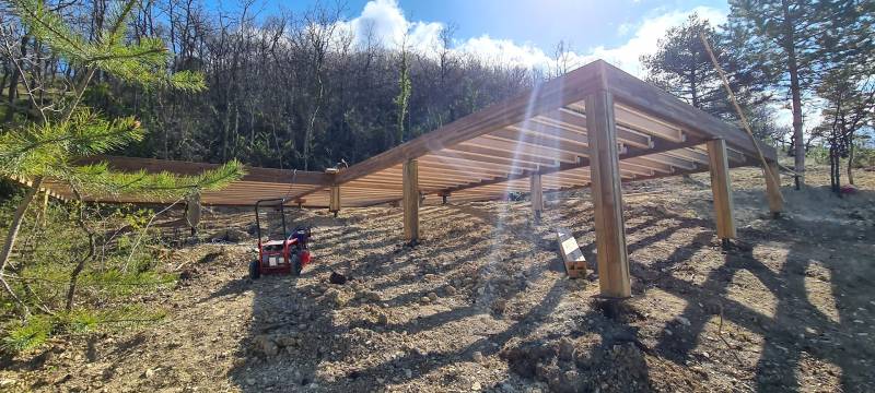 Dalle bois posée sur pieux vissés