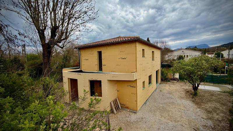 Maison avec toiture terrasse