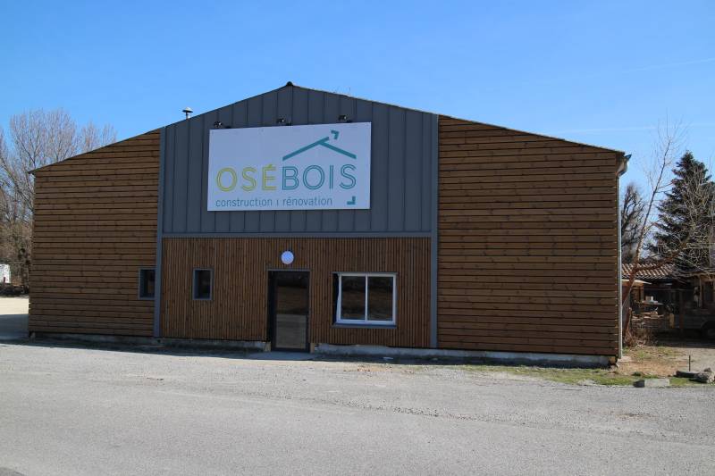 Façade avec le zinc et les 2 types de bardage