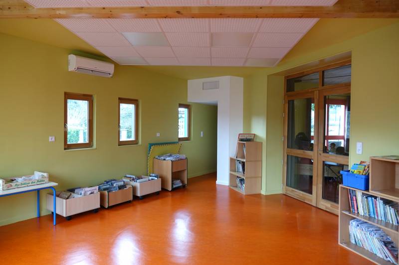 Vue intèrieure de la bibliotèque