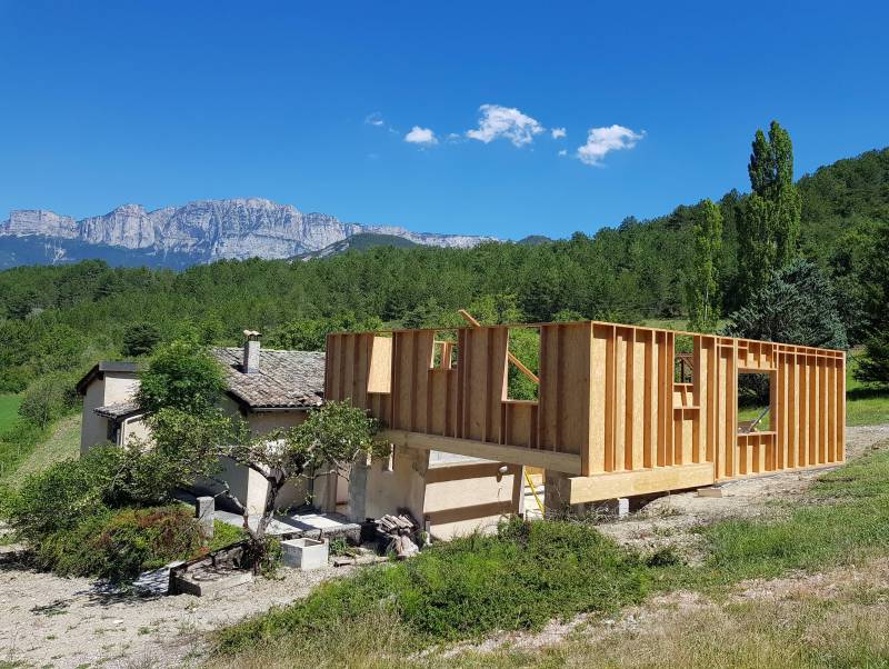 Structure bois pour l'extension à Die