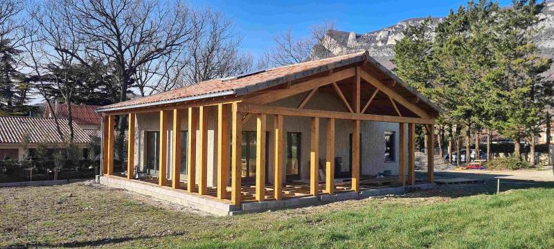 Gouttière et descente en zinc