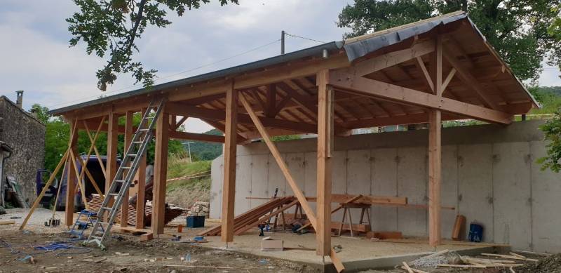 Fermes et poteaux en douglas